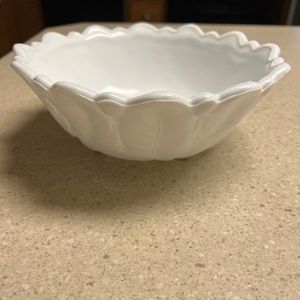 Vintage Indiana1950's White Glass Lettuce Bowl